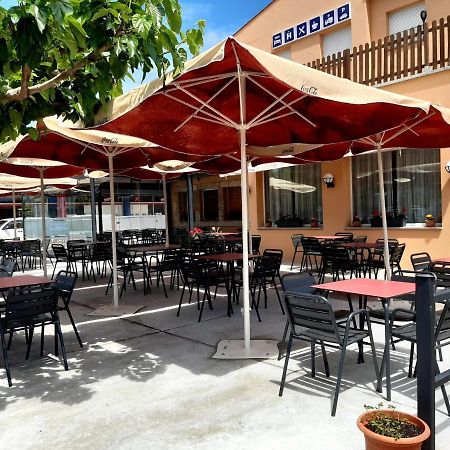 Hostal Mas Ferrer Cornella de Terri Exterior photo