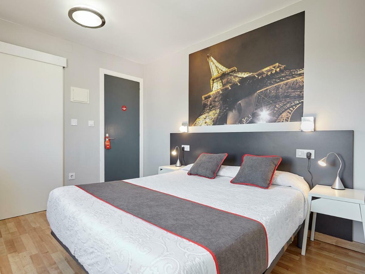 Hostal Mas Ferrer Cornella de Terri Exterior photo