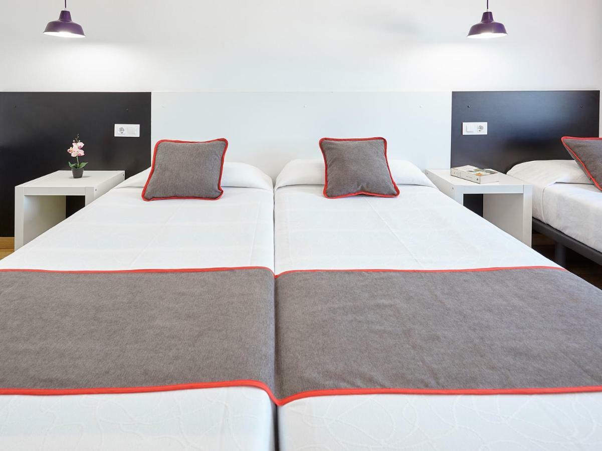 Hostal Mas Ferrer Cornella de Terri Exterior photo