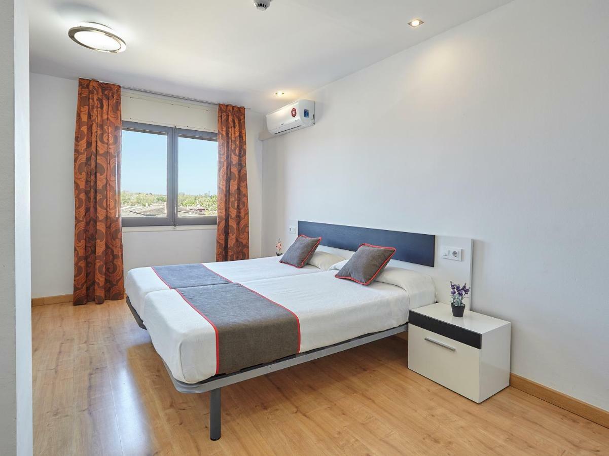 Hostal Mas Ferrer Cornella de Terri Exterior photo