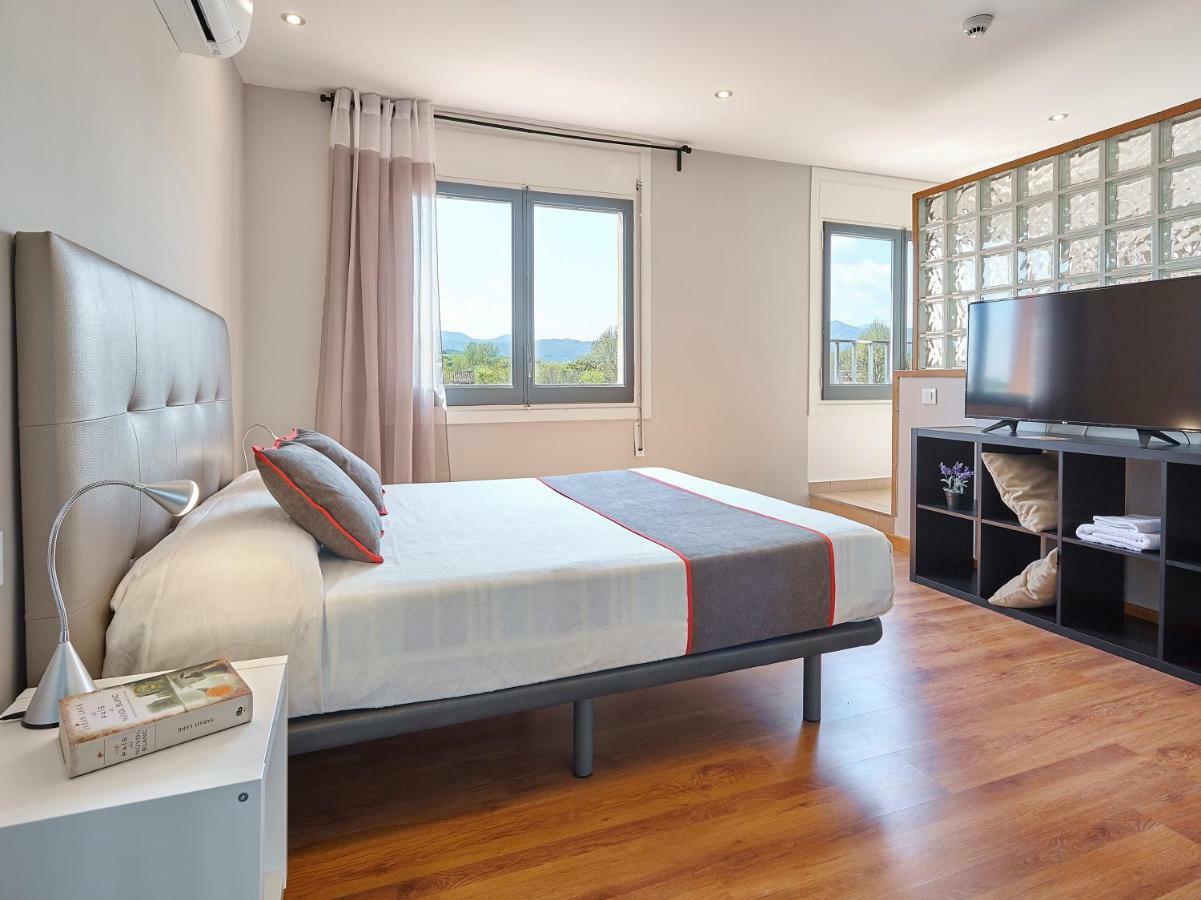 Hostal Mas Ferrer Cornella de Terri Exterior photo