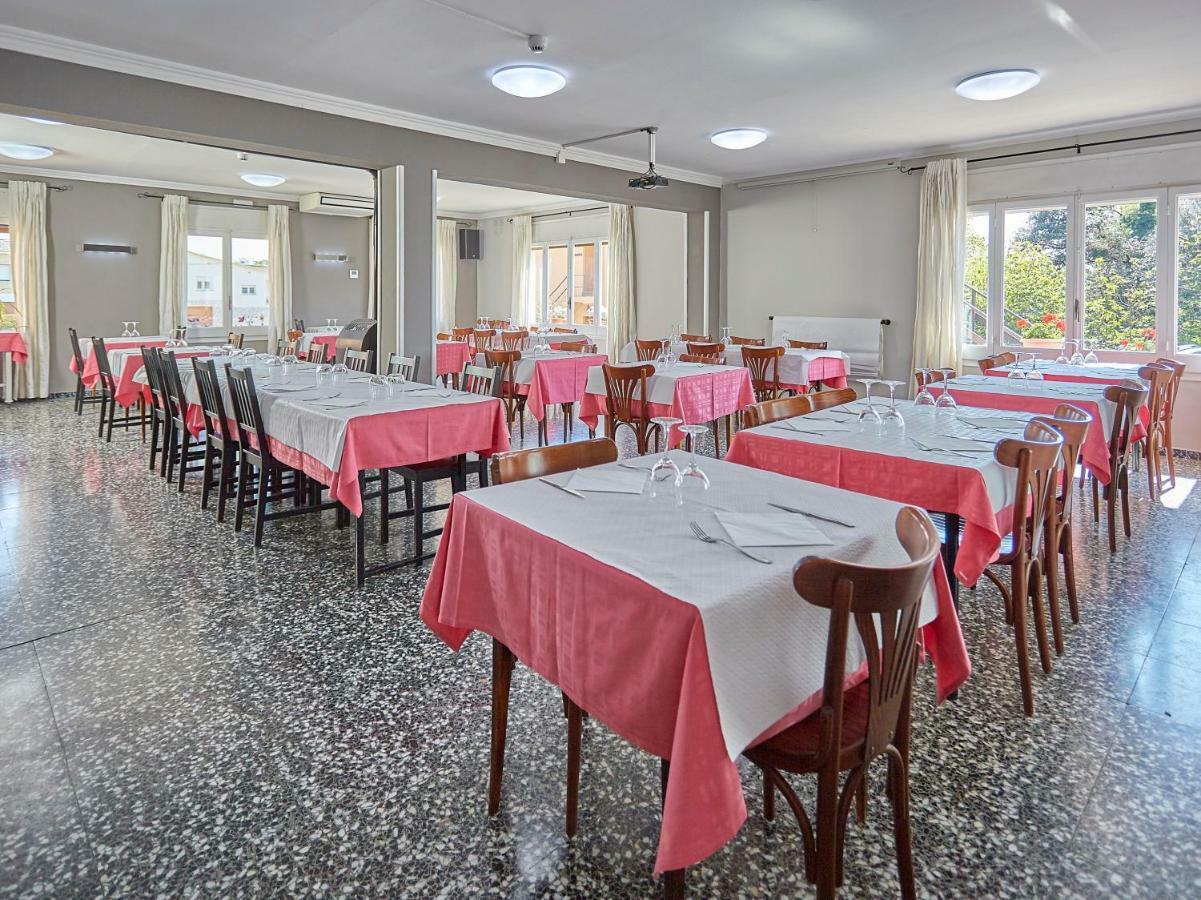 Hostal Mas Ferrer Cornella de Terri Exterior photo