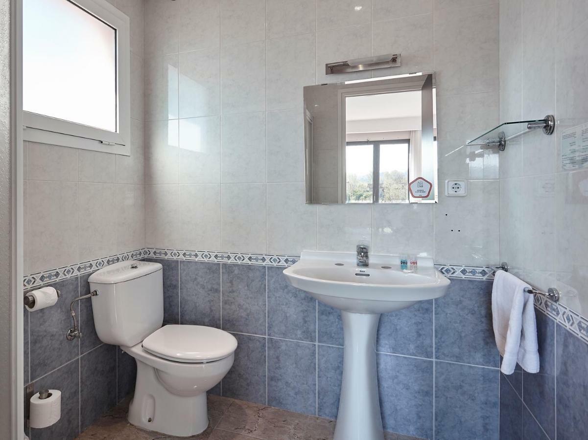 Hostal Mas Ferrer Cornella de Terri Exterior photo
