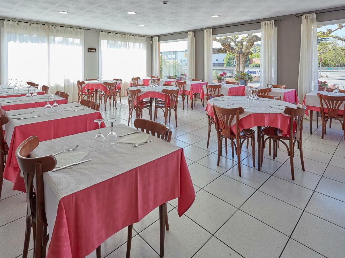 Hostal Mas Ferrer Cornella de Terri Exterior photo