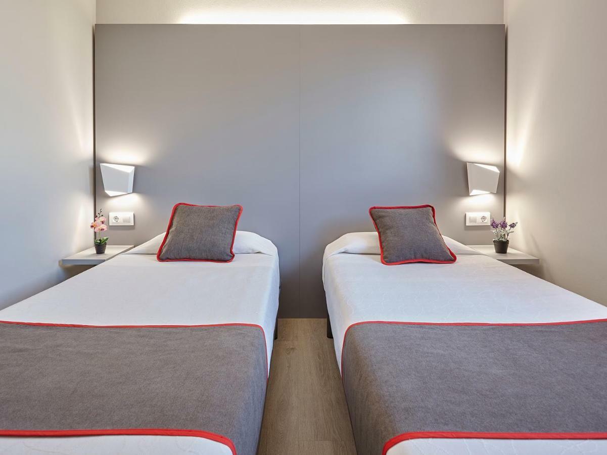 Hostal Mas Ferrer Cornella de Terri Exterior photo